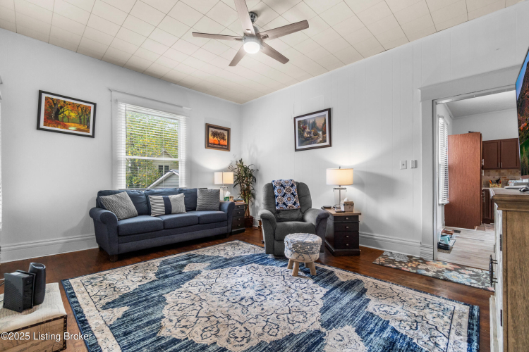 Listing Image 9