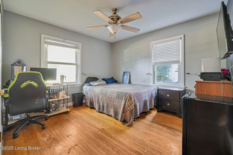 Listing Image 15