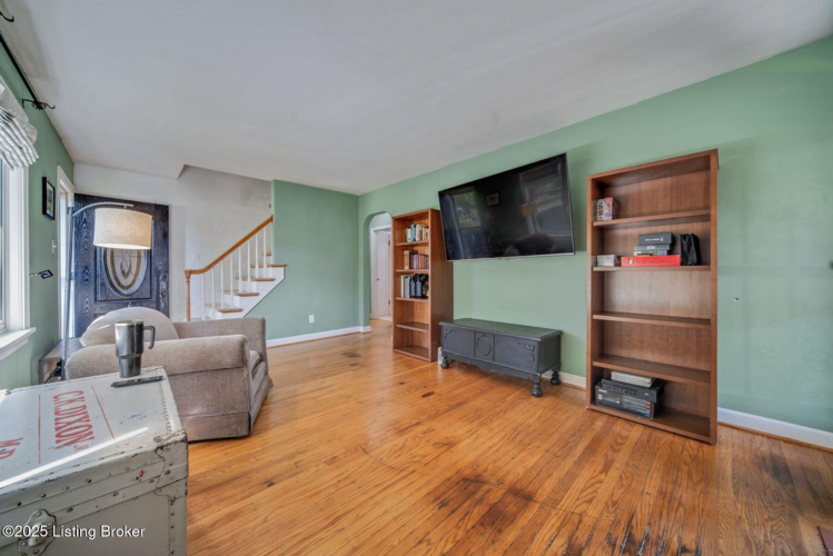 Listing Image 7