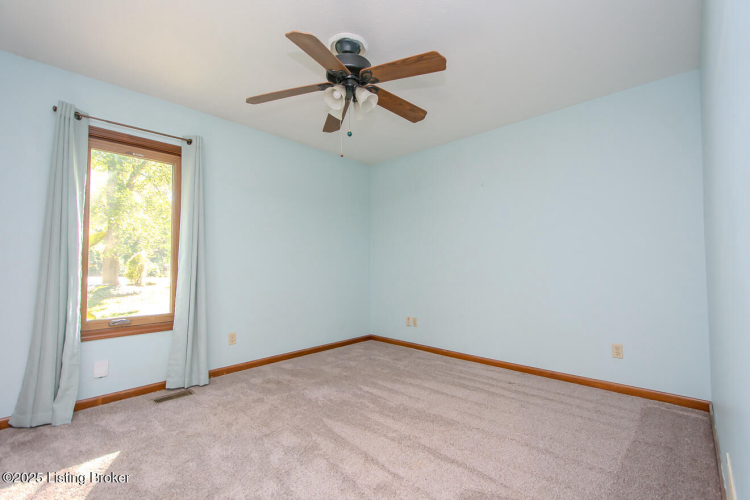 Listing Image 28