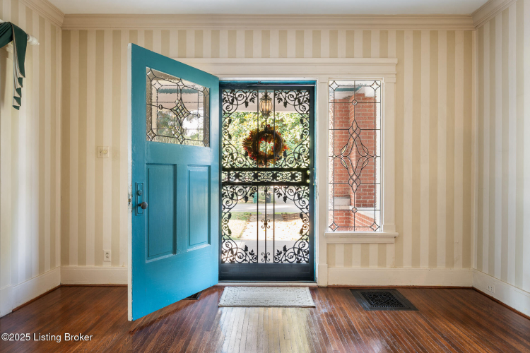 Listing Image 12