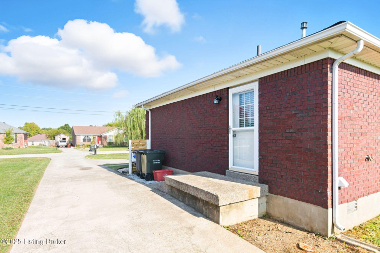 Listing Image 47