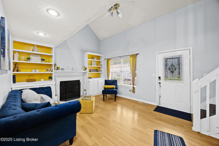 Listing Image 5