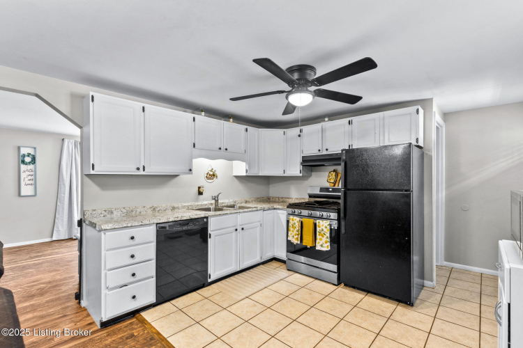 Listing Image 13