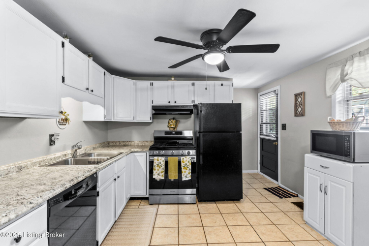 Listing Image 14