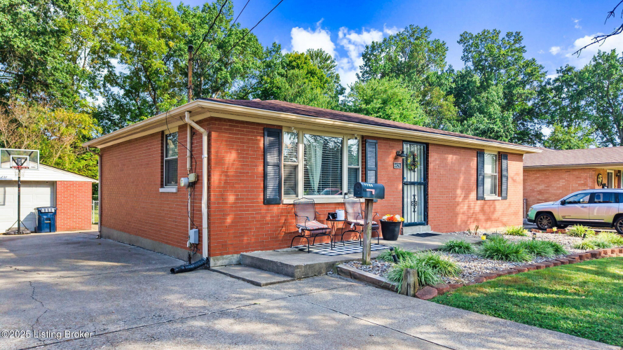 Listing Image 3