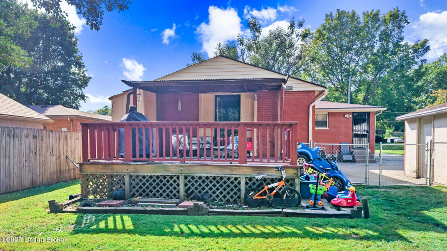 Listing Image 4