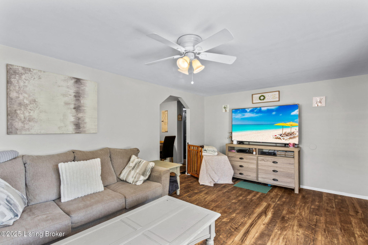 Listing Image 8