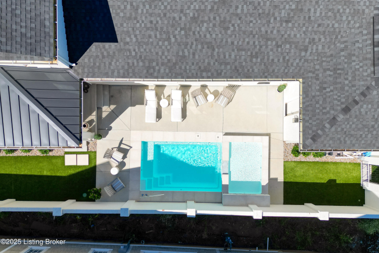 Listing Image 79