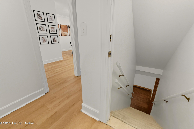 Listing Image 32
