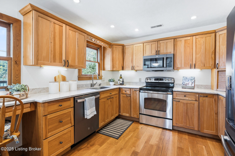 Listing Image 5