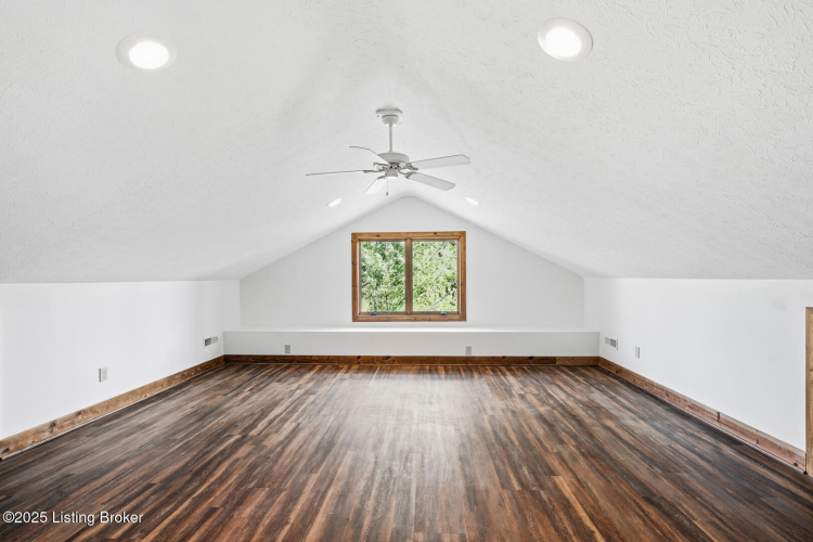 Listing Image 53