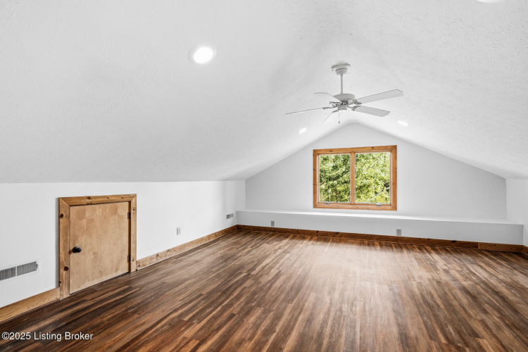 Listing Image 54