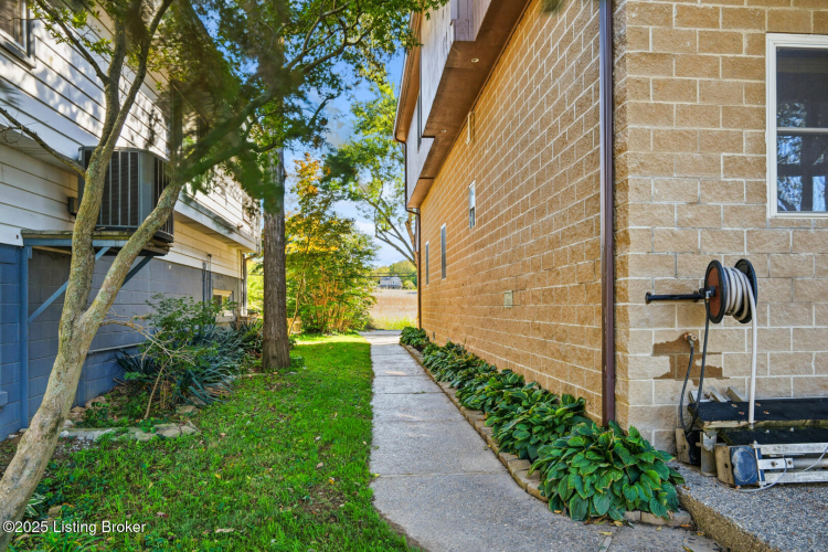Listing Image 67