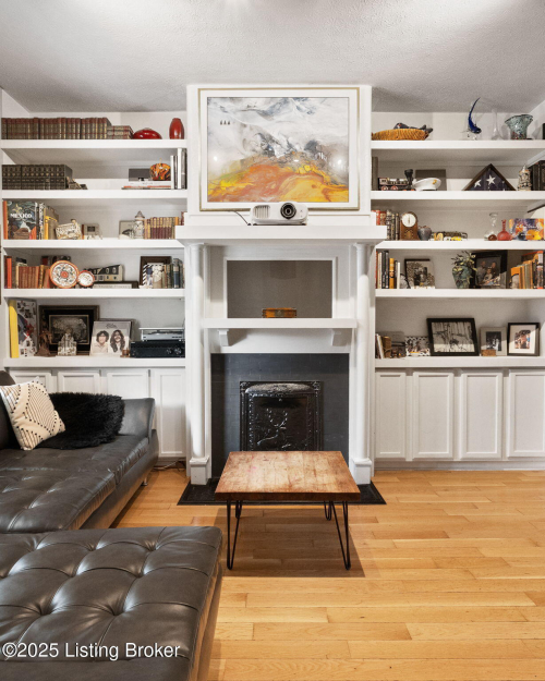 Listing Image 12