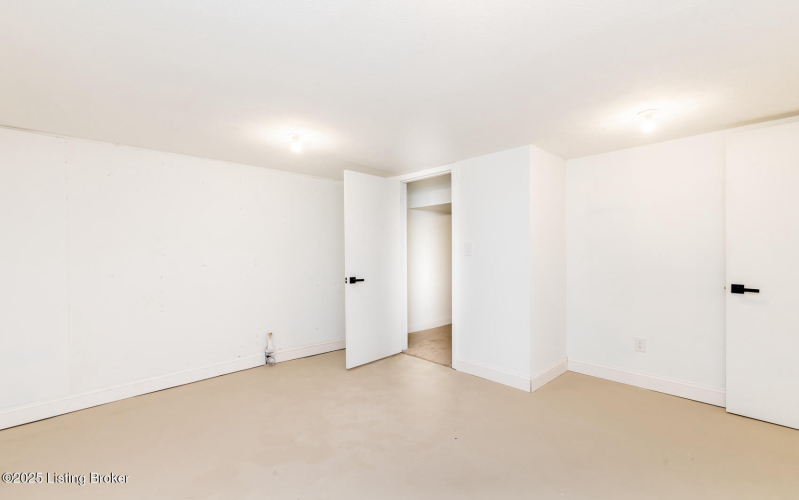 Listing Image 41