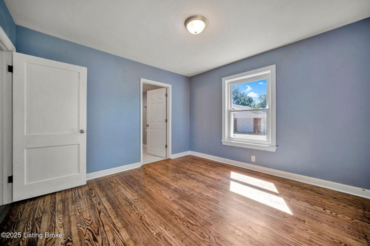 Listing Image 18