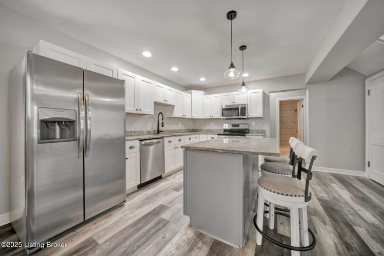 Listing Image 10