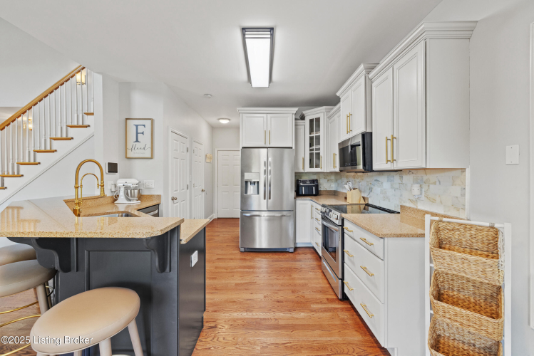 Listing Image 14