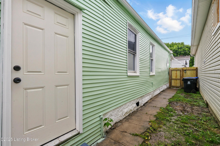 Listing Image 32