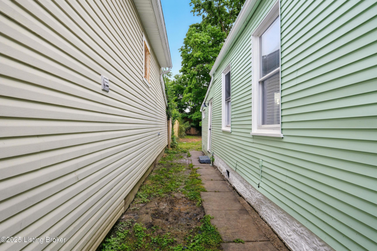 Listing Image 33