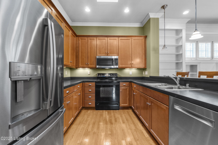 Listing Image 16