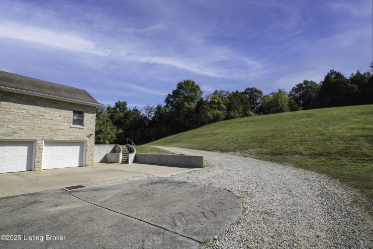 Listing Image 37