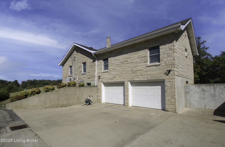 Listing Image 38