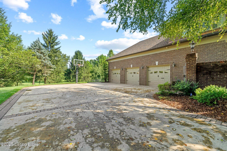 Listing Image 112