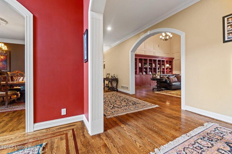 Listing Image 14