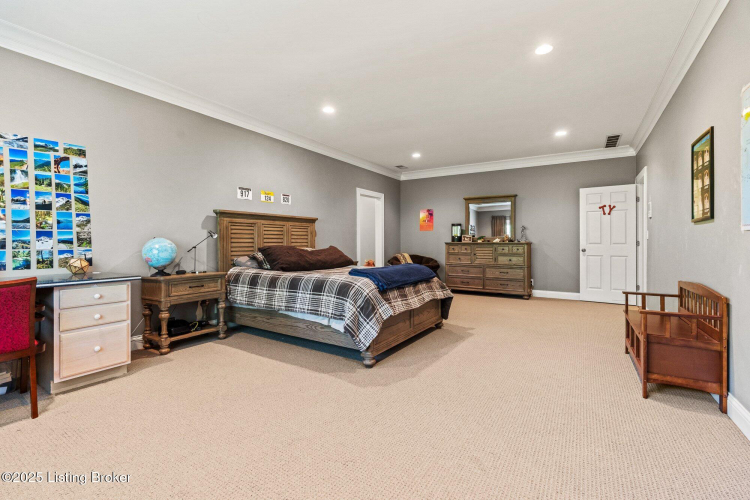 Listing Image 80