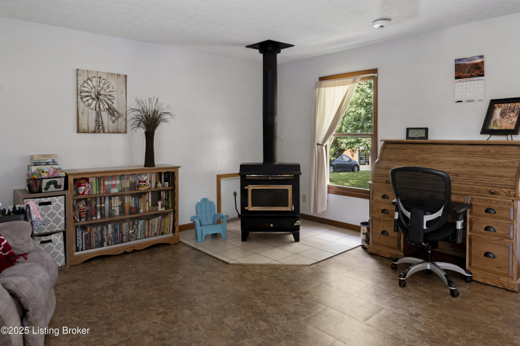 Listing Image 8