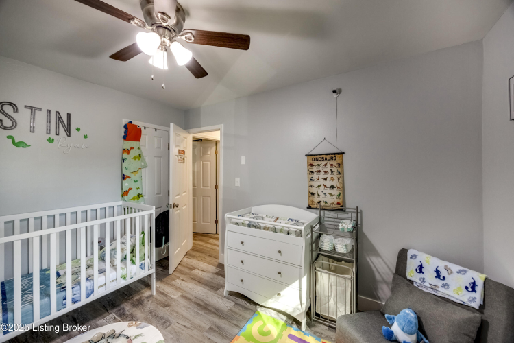 Listing Image 19