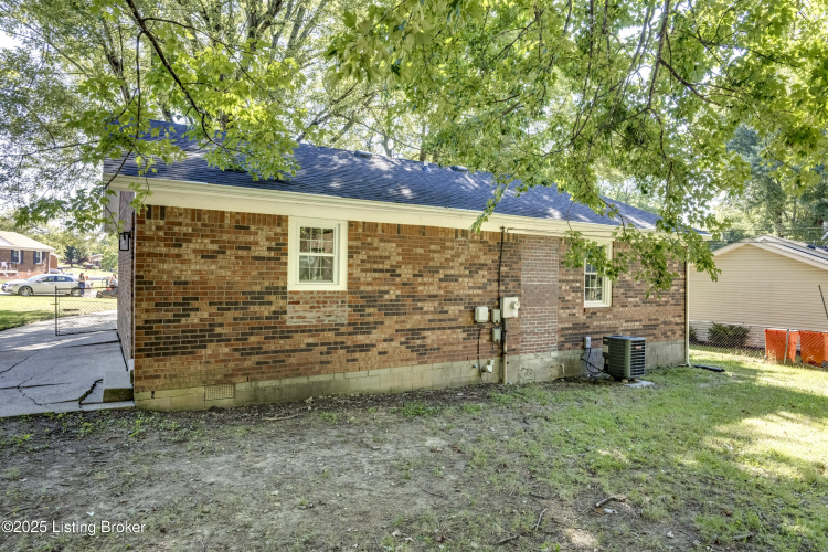 Listing Image 27