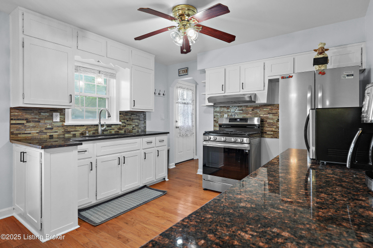 Listing Image 9