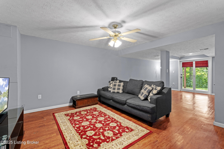 Listing Image 33