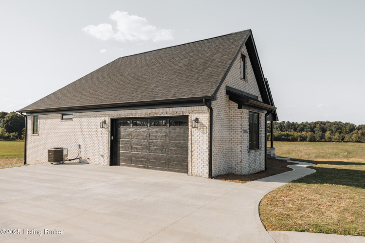 Listing Image 102
