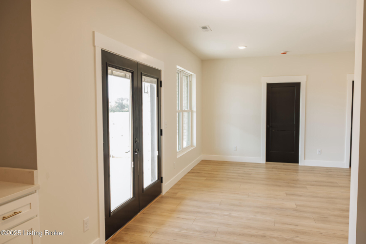 Listing Image 84