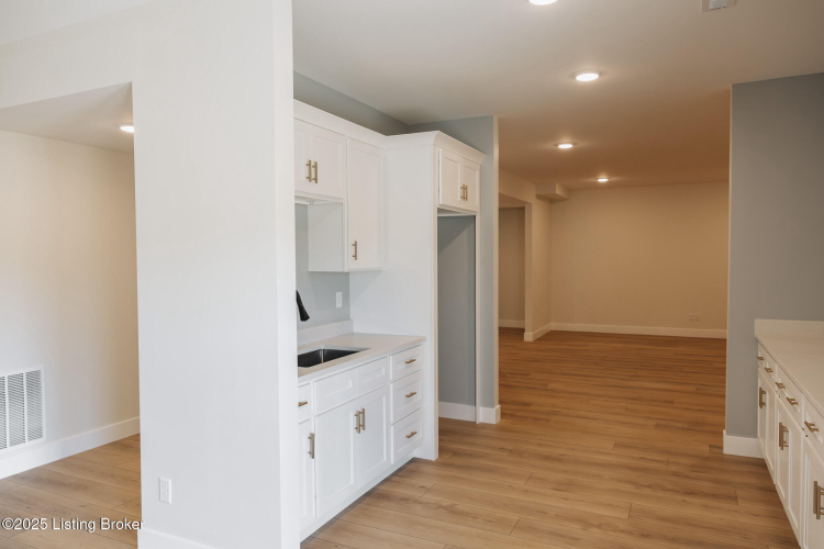 Listing Image 90