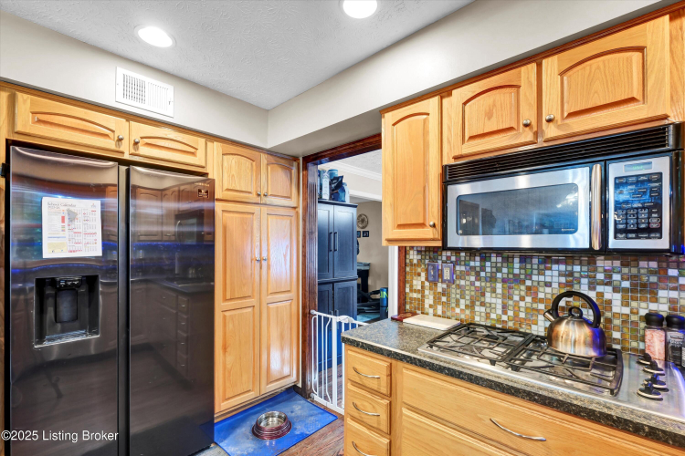 Listing Image 19