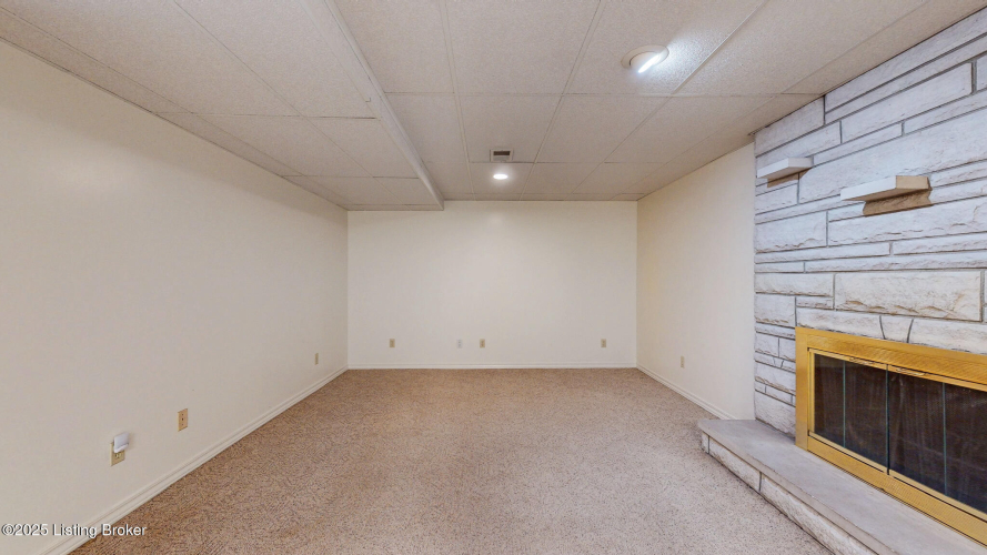 Listing Image 41