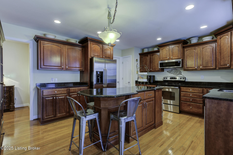Listing Image 9