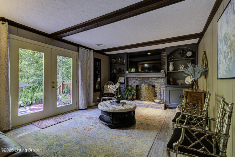 Listing Image 14