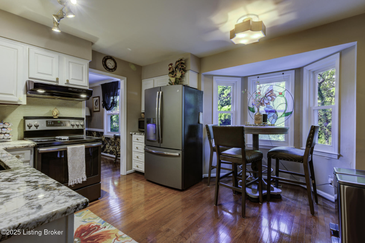 Listing Image 9