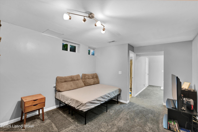 Listing Image 33