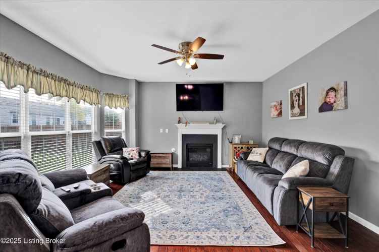 Listing Image 7