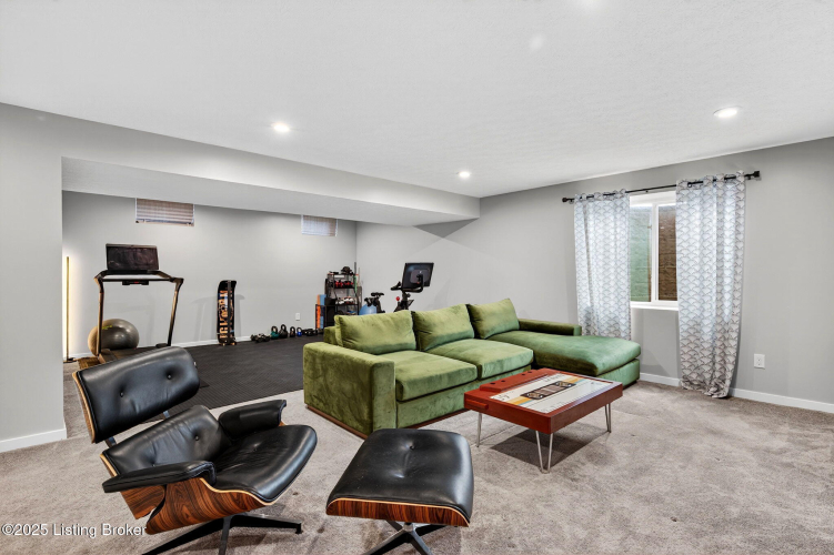 Listing Image 43