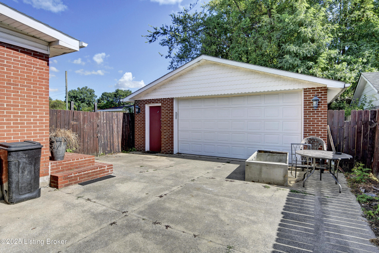 Listing Image 24