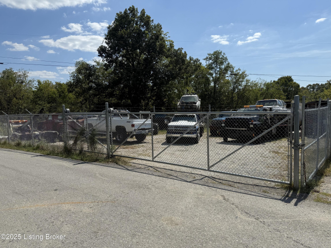 Listing Image 4