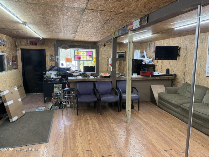 Listing Image 6